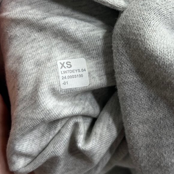 Lululemon NWOT Scuba Mid-Rise Oversized Short 7" Heathered Core Ultra Light Grey - Picture 6 of 8